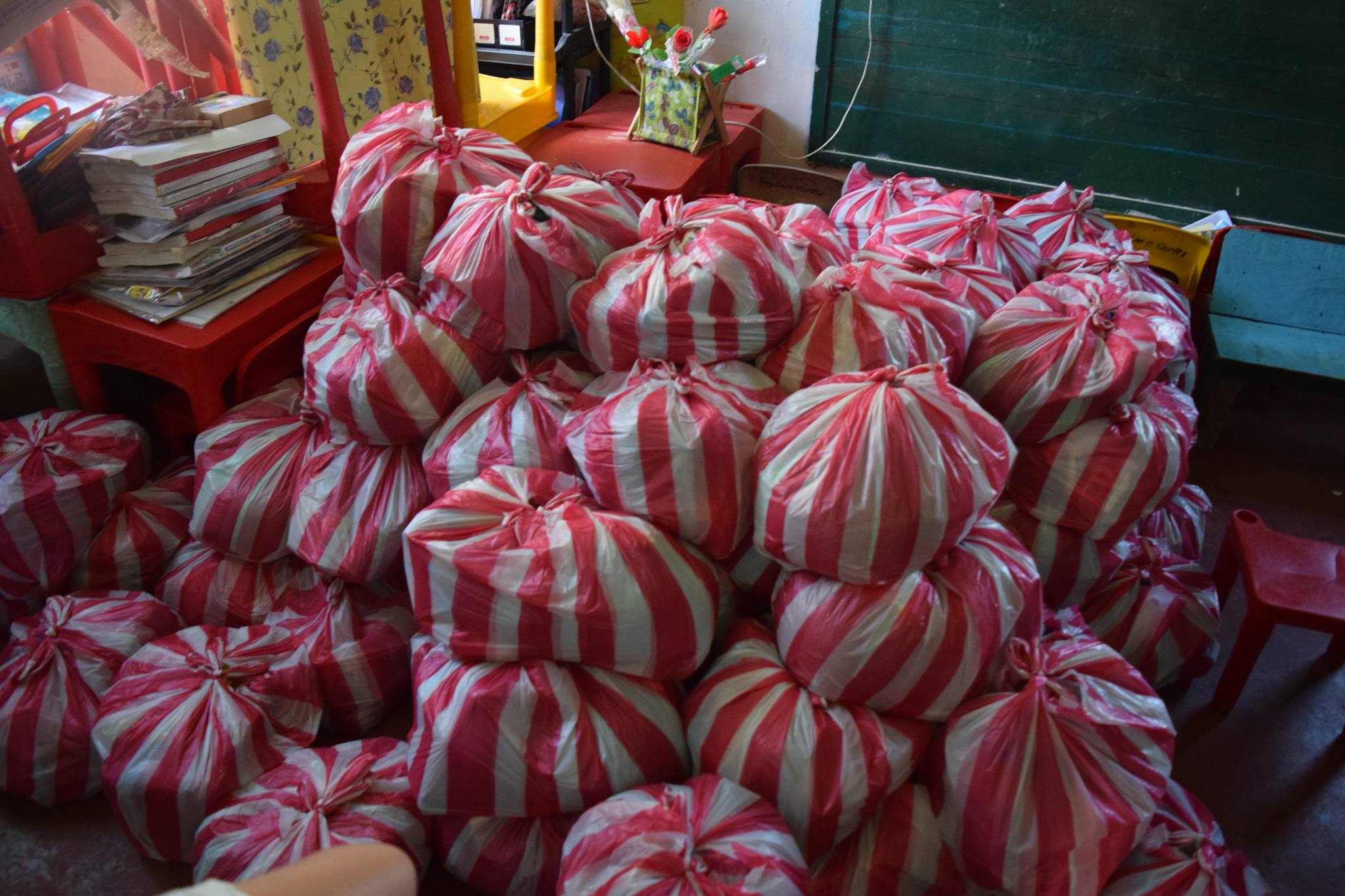 557 INDIVIDUALS OF 189 FAMILIES RENDERED HOMELESS IN FIRE; Php4.6M EST’D. DAMAGE, Massive Relief Operations On-going; Help pours in