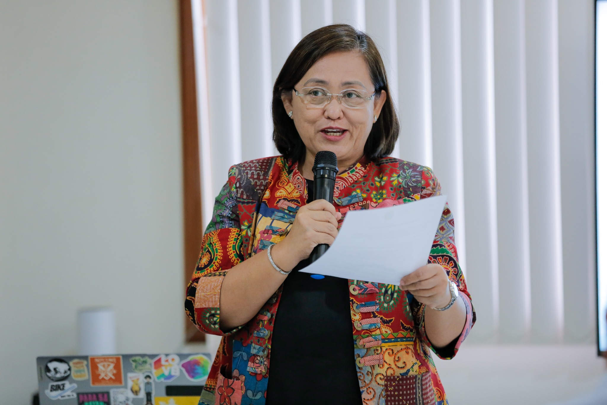 AMID HIGH ELECTRICITY COST, 2 SAMAR TOWNS TURN TO SOLAR POWER