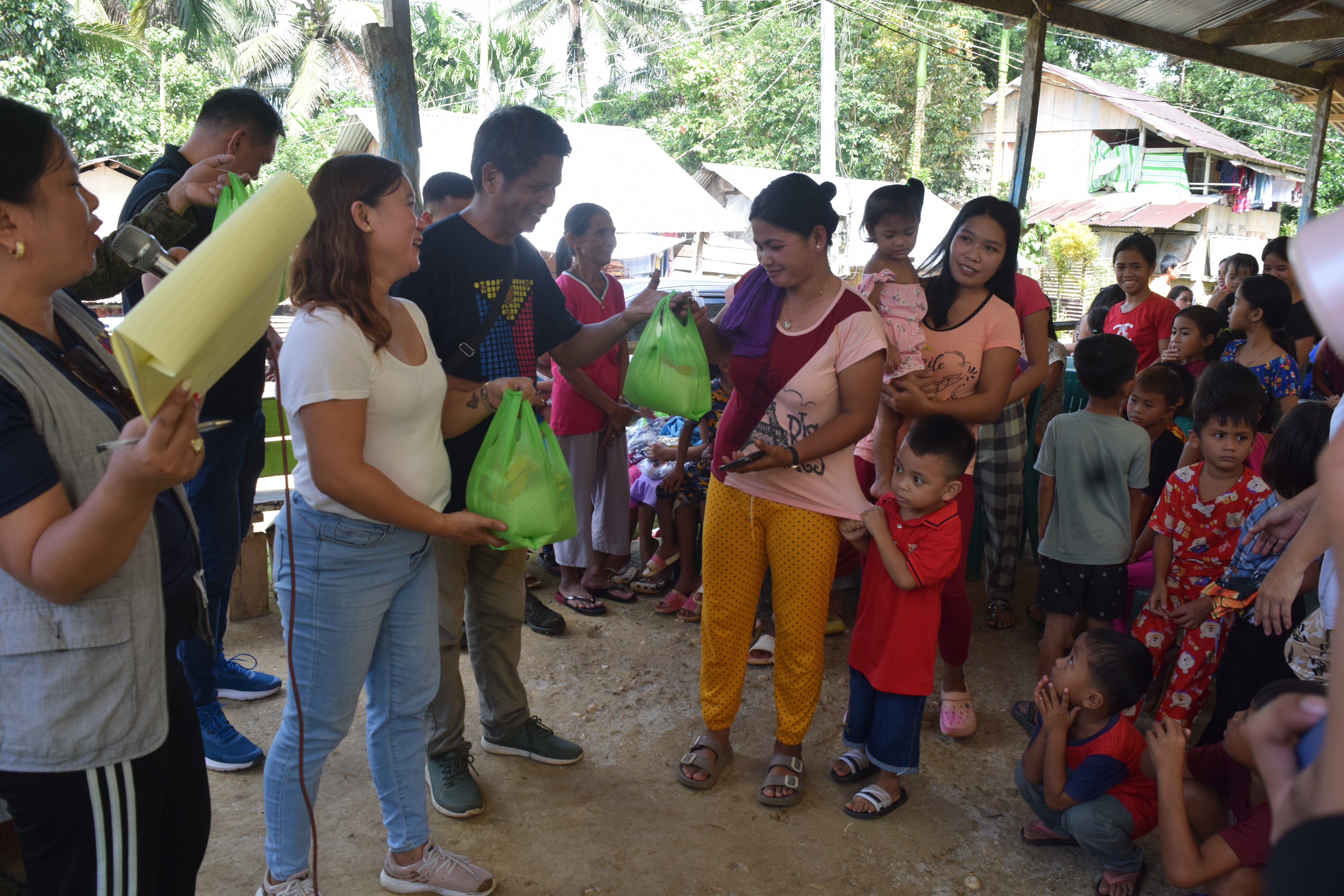EVMWB FIRST OUTREACH SERVICE FOR CY2025 LIGHTS UP FACES OF CHILDREN & PARENTS IN A RURAL AREA