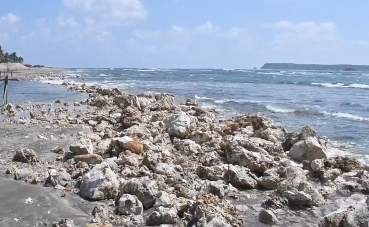 Borongan City Asks DPWH to Stop Seawall Project