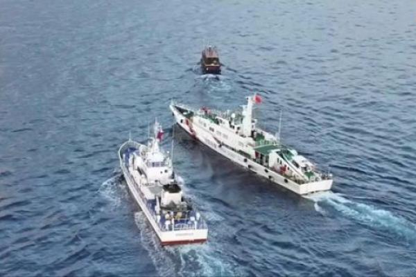 Libanan Urges Philippines and China to De-Escalate Sea Row Tensions