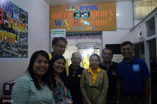 Roxas Builds Bond With Electorate