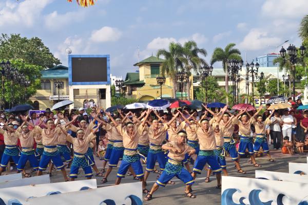 “Hadang san Pagtubas” Carries San Joaquin NHS to Street Dancing Victory