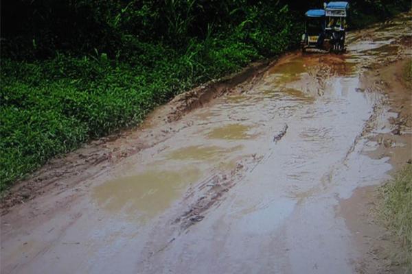 Road to Community of Yolanda Survivors Needing Government Attention