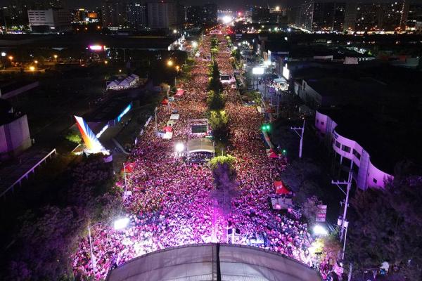 VP Leni Robredo Celebrated Birthday With 412,000 People in Biggest Rally Yet